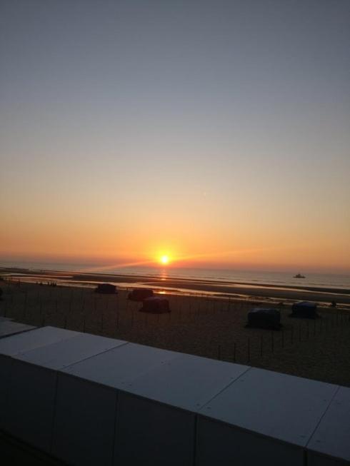 Greenfee Vakantieappartement De Haan Bagian luar foto